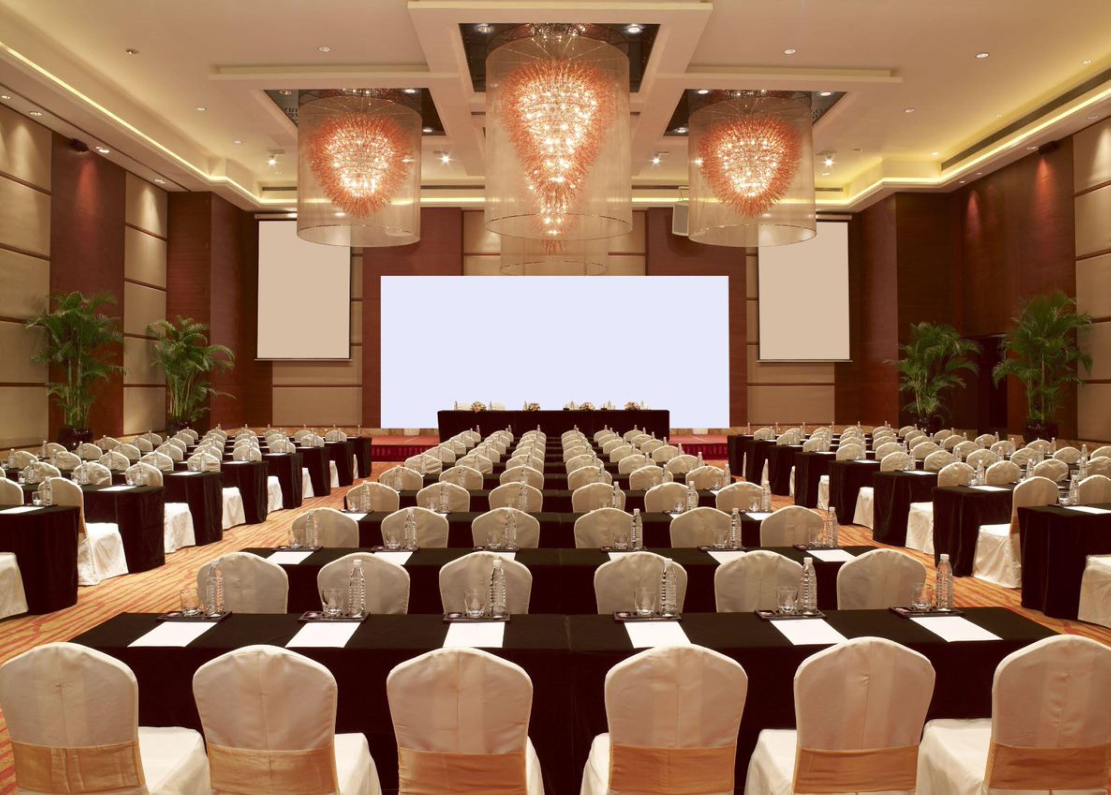Crowne Plaza Shenzhen Futian, Near To Shenzhen Convention&Exhibition Centre, Shenzhen Stock Exchange And Shenzhen Civic Center, Outdoor Heated Pool Exterior photo